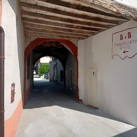 Franciacorta White Bed & Breakfast 3*